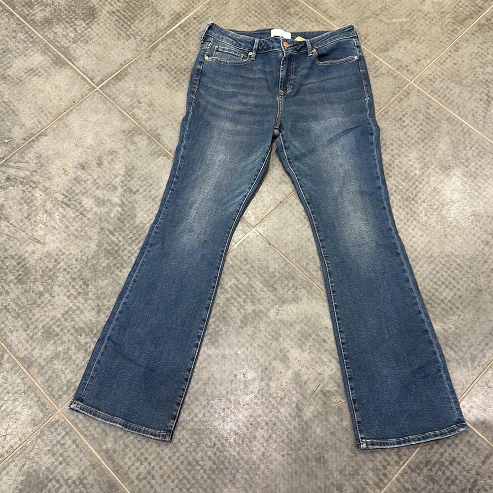 NWT DEAR JOHN JAXTYN BOOTCUT JEANS 31